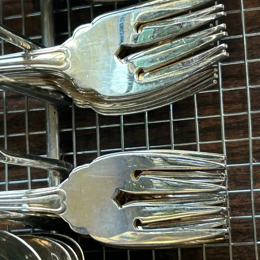 Oneida 118 piece flatware set King James 1881 w/ serving pieces